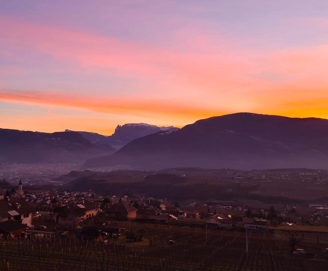 Strahlerhof Apartment Appiano Sulla Strada Del Vino Bagian luar foto