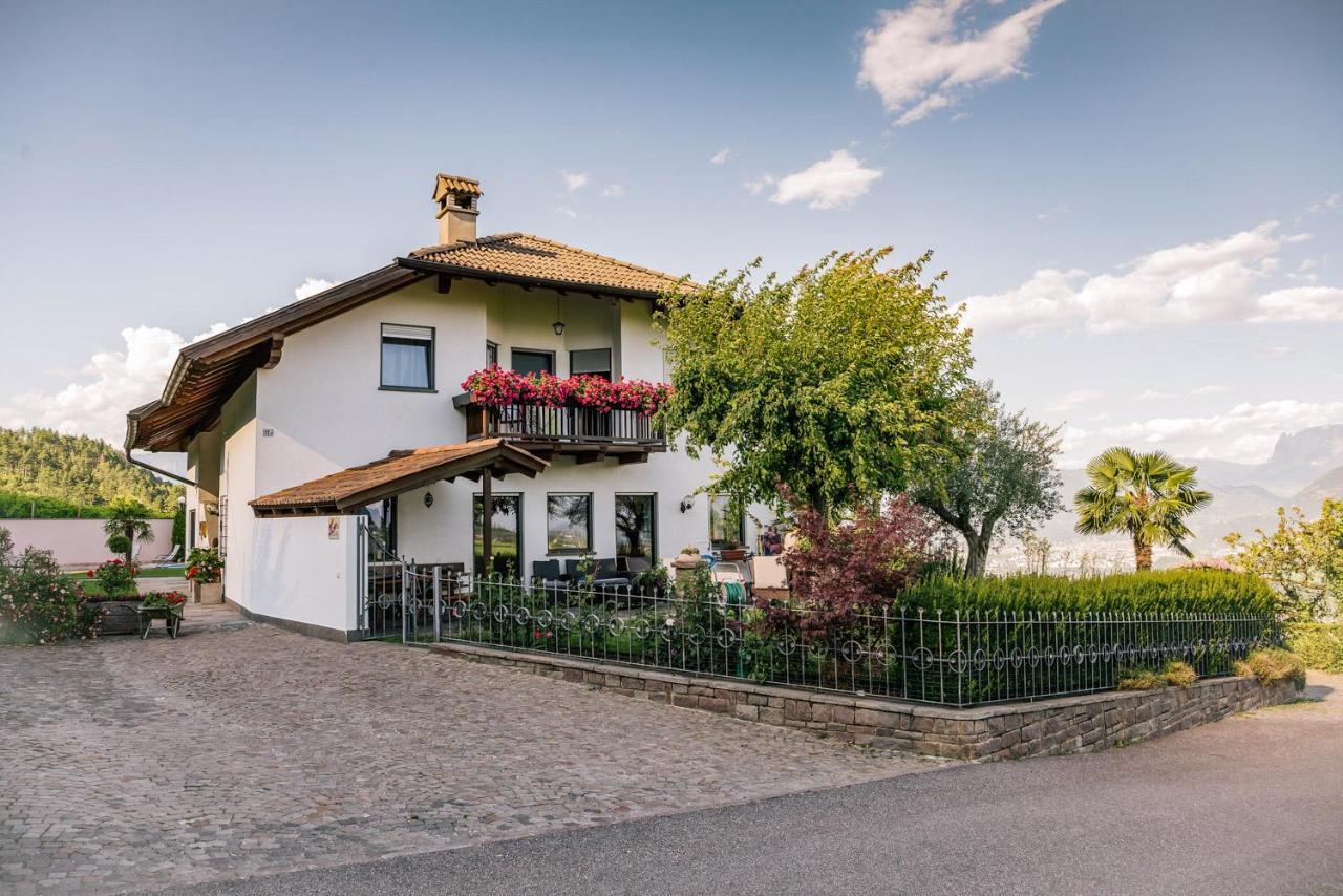 Strahlerhof Apartment Appiano Sulla Strada Del Vino Bagian luar foto