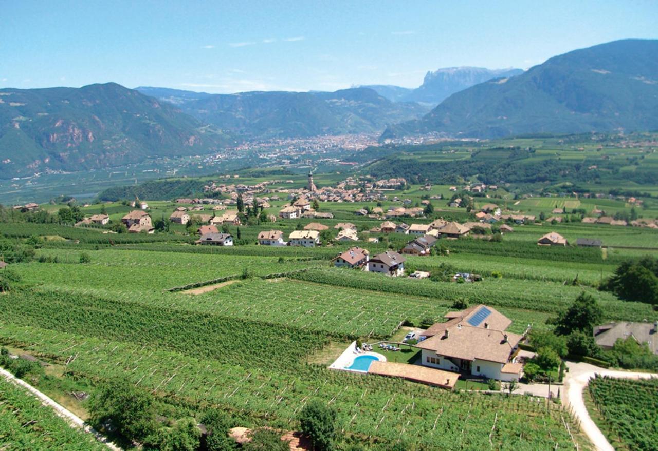 Strahlerhof Apartment Appiano Sulla Strada Del Vino Bagian luar foto